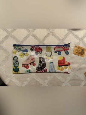 Blue Q Roller Skate Print Travel Pouch - Multicolor with Blue Zipper